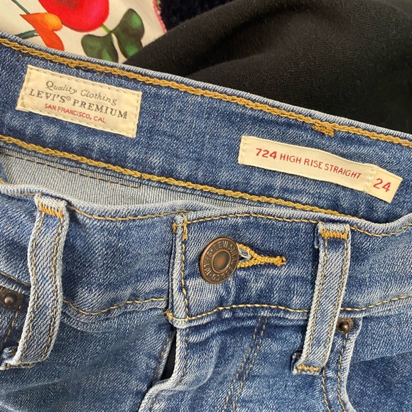 Levi’s 724 High Rise Straight - Picture 6 of 7